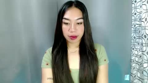 jelaigrande  online show from January 25, 11:43 pm