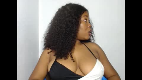 hotty_lora889 online show from October 9, 10:30 am