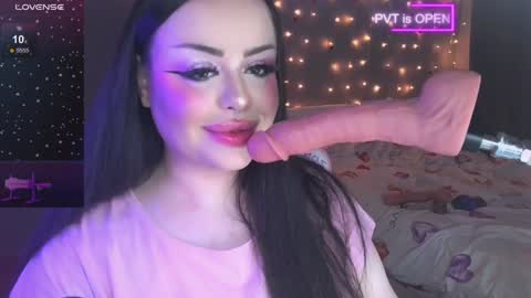 Maddison online show from December 5, 1:14 am