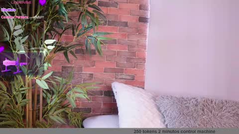 Lucy online show from February 10, 6:03 pm