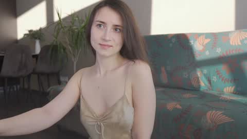 Belle online show from February 7, 2:04 pm