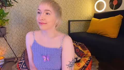 Emmy  help me reach 100 thumbs up online show from March 2, 9:10 am