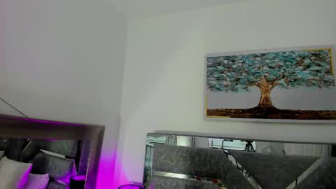 ILY   online show from October 18, 7:11 am