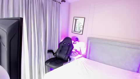 ILY   online show from December 28, 10:47 am