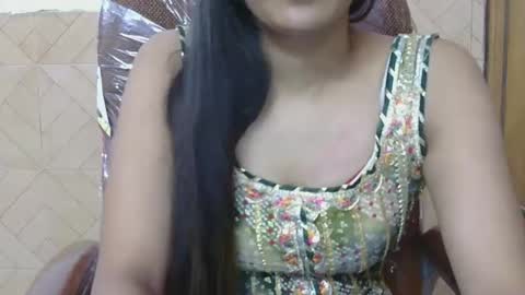 Maya online show from November 9, 10:11 am