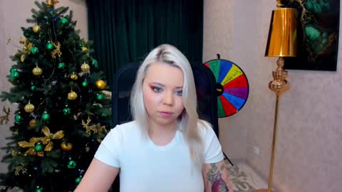 Roxy online show from December 26, 7:49 pm