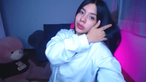 Alyn online show from November 4, 11:10 pm