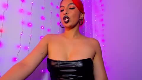 im_anna_ online show from January 25, 10:39 pm