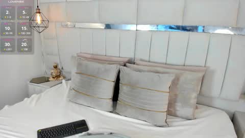 DAHLIA online show from December 17, 8:10 pm