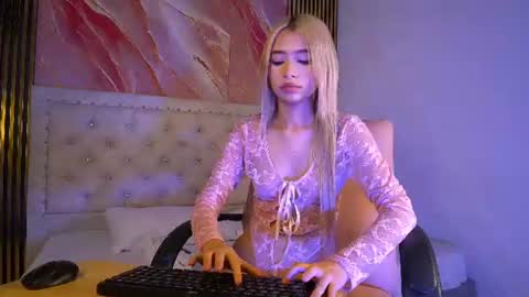 im_sunshinee online show from June 15, 7:14 pm