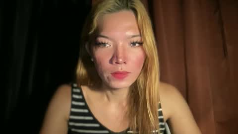 Mika online show from April 1, 1:39 am