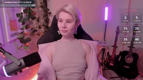 Mia online show from March 4, 10:13 am