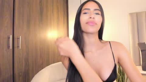 sarah online show from April 5, 10:09 pm