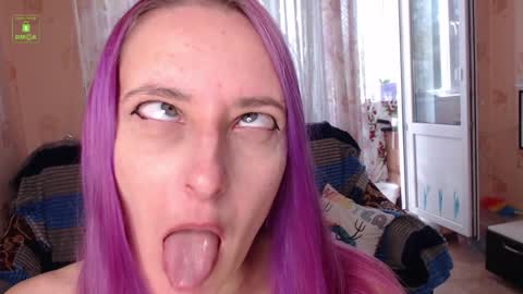 IncrediblyOmelia online show from September 27, 9:38 am