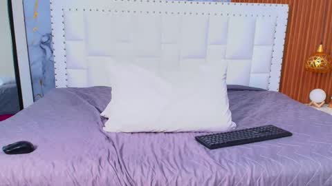 LITTLE AINHOA  online show from February 24, 7:52 pm