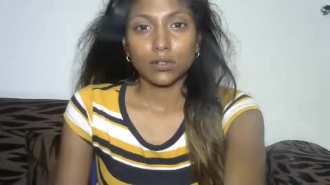 indianqtpie6 online show from December 10, 6:38 pm