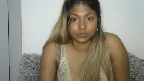 indianqtpie6 online show from October 8, 7:07 pm