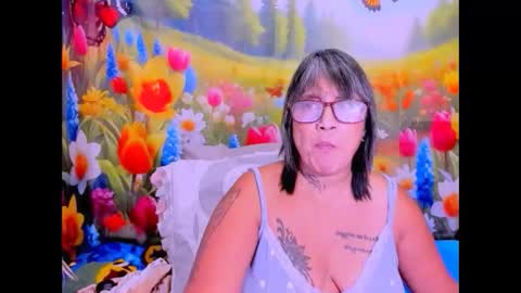 indianroxy27 online show from April 1, 5:54 pm