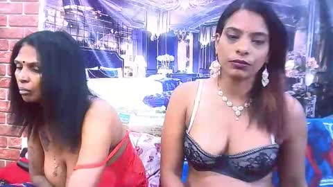 indiansexyass4u2luv online show from December 18, 9:41 pm