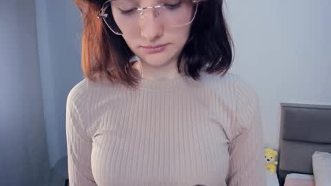 Kira online show from November 14, 4:34 am