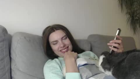 Sweet girl online show from March 7, 9:59 pm