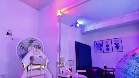 Ingrid online show from November 22, 8:00 pm