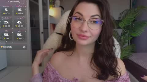 innocentflower_marissa online show from February 28, 1:32 pm