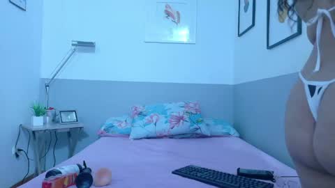 innocenthazel online show from March 22, 12:44 pm