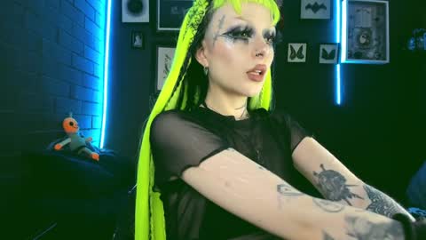   SANIA  online show from December 7, 10:06 pm