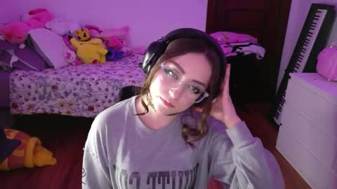 invisibledollx online show from May 25, 7:51 am