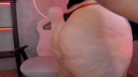 iriisfeitan online show from October 3, 11:04 am