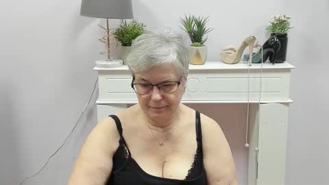 I R I S online show from December 17, 7:23 am