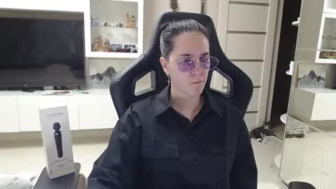 Irwi Tomboy online show from January 31, 3:52 am