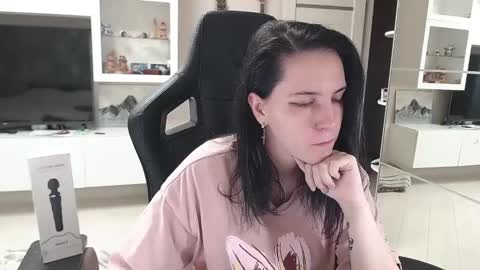 Irwi Tomboy online show from January 17, 9:49 am