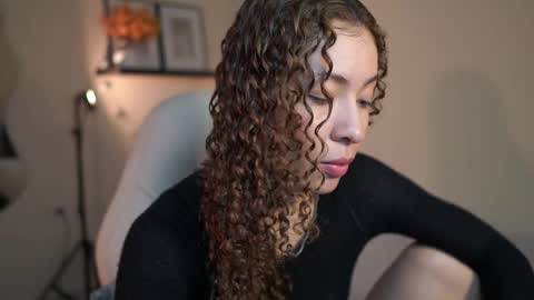 isa_____ online show from February 11, 3:30 am