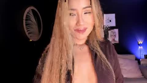 Isa Cortes  online show from April 2, 2:14 pm