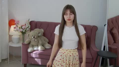 isabel_dias online show from May 26, 12:37 pm