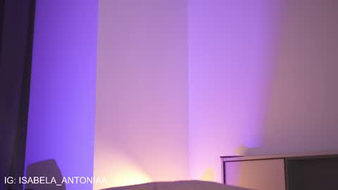    online show from November 8, 1:49 pm