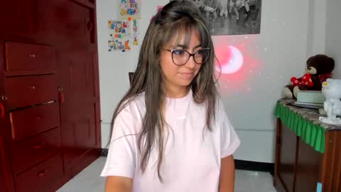 Isabella22 1 online show from February 5, 4:37 pm