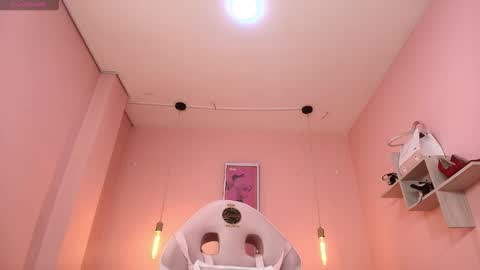 Isa  online show from February 4, 12:08 pm