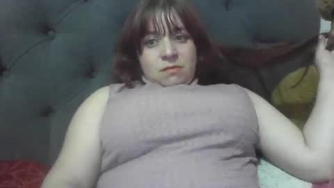 isabellaa_hills_ online show from April 13, 2:02 am