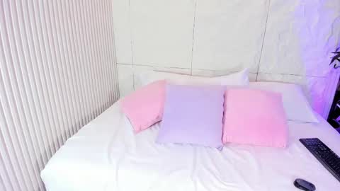 Isa  online show from October 15, 4:26 am