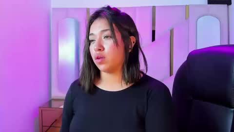 isabellrodriguez18 online show from March 14, 5:19 am