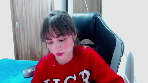 ISADORA online show from March 8, 3:05 am