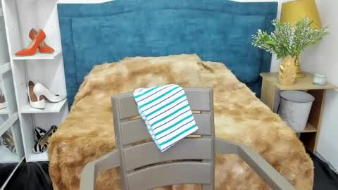 Isabel online show from May 11, 8:17 pm