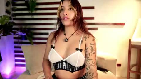 Isa online show from June 11, 12:24 pm