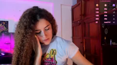 Isabela  online show from November 21, 8:16 am