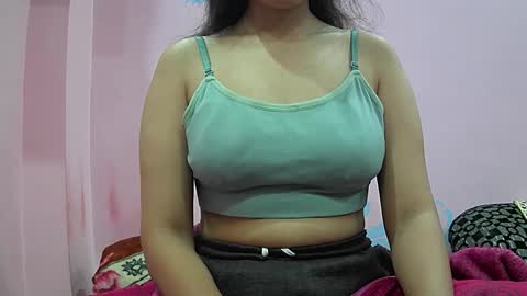 ishika_singh_ online show from February 14, 2:57 am