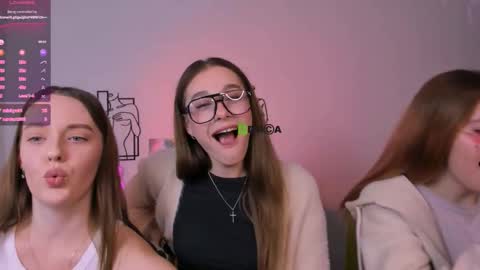 isla_dior online show from October 14, 9:12 am