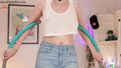 Lou  Peaches online show from February 27, 9:25 pm